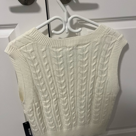 Cozy Cable Knit Sweater Vest - Ivory - Picture 2 of 3